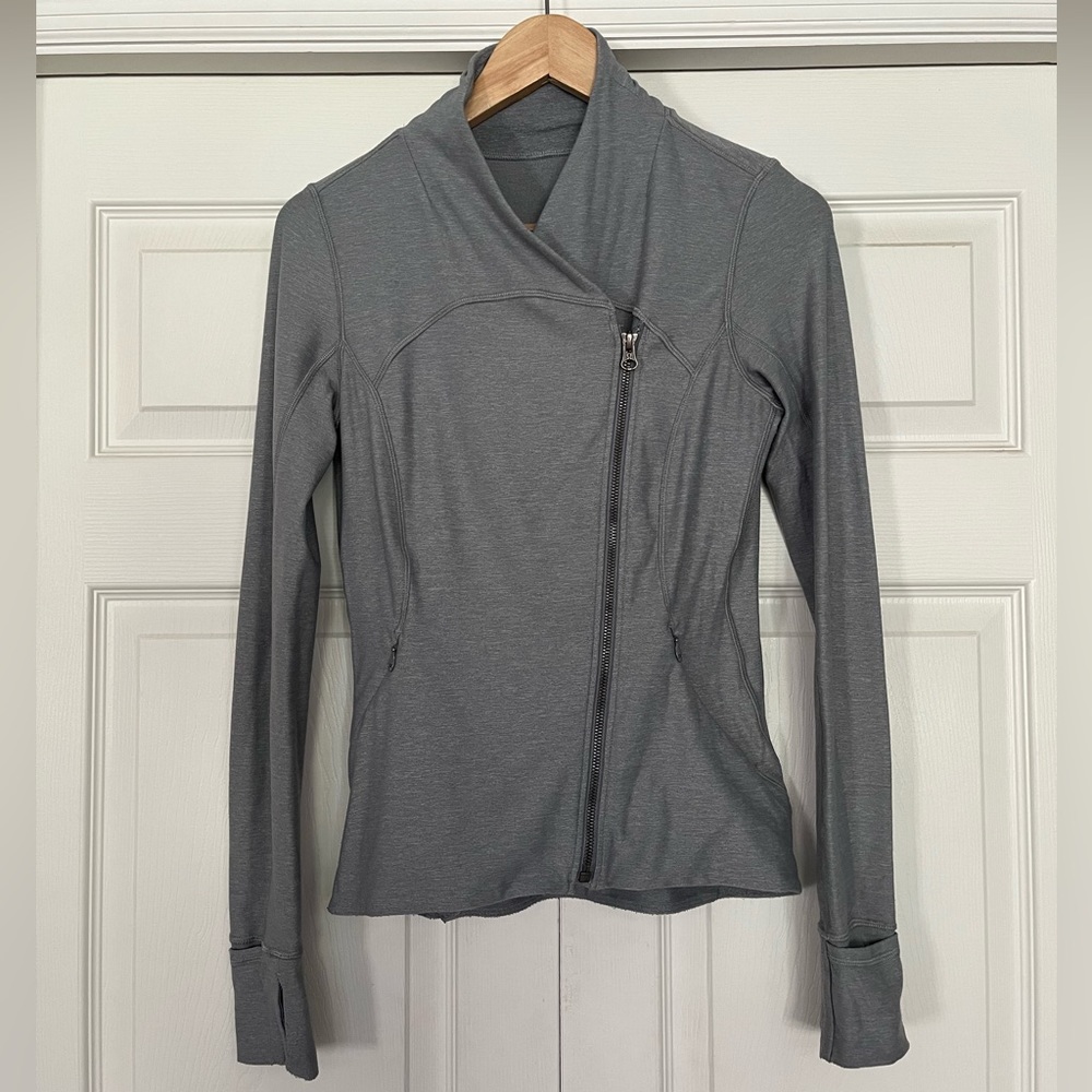 {Lululemon} Precision Jacket in Heathered Battleship - Women's 6